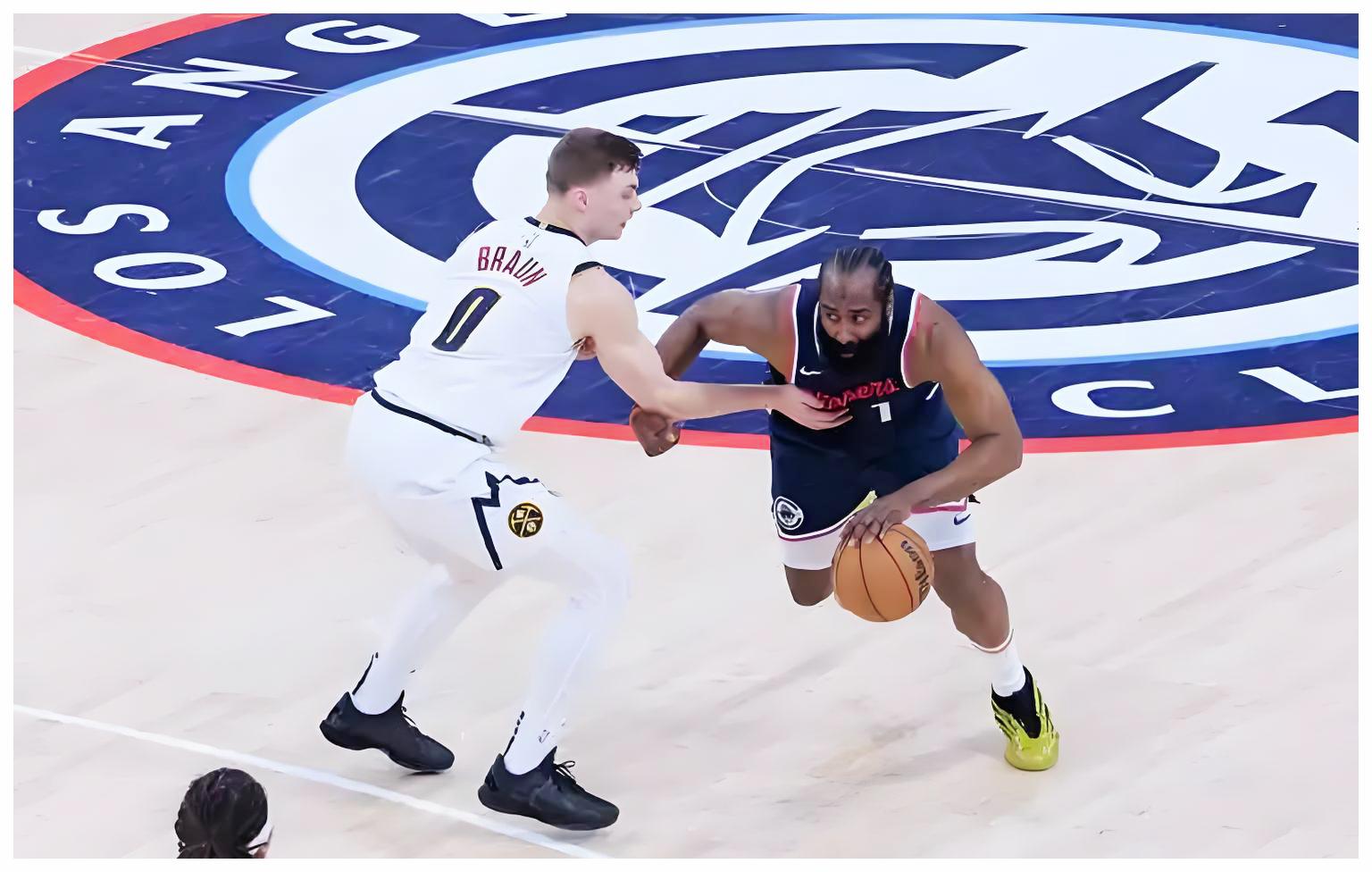 哈登焦点对战，字母哥与60激战中国队分钟，持续失利胜负难料！的简单介绍-爱游戏入口